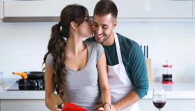 أشياء أكثر أهمية من الحب تعزز العلاقة الزوجية