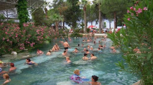 أقل نسبة إصابة بـ COVID-19 في مناطق المنتجعات بتركيا