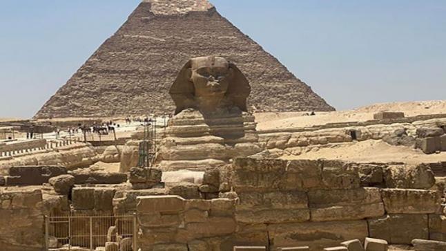 شائعة نوم ابو الهول لترويج السياحة في مصر