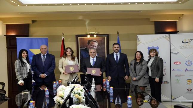 اتفاقية تعاون بين عمان الأهلية و” امديست”