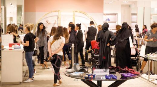 مراكز تسوّق في دبي تطرح تخفيضات تصل إلى 75% خلال «ديوالي»