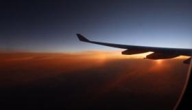 احتراق طائرة فى الولايات المتحدة بسبب اصطدامها بطائرة آخرى