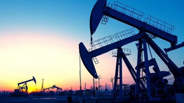 ارتفاع النفط إلى مستوى قياسي وسط مخاوف حظر النفط الروسي