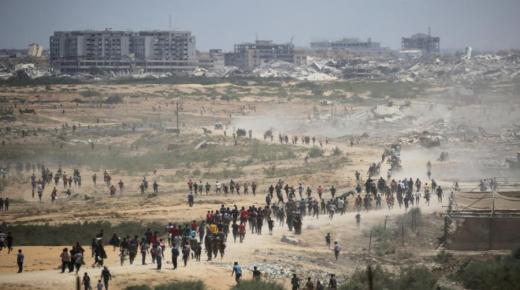 استشهاد 20 فلسطينيا في غزة جراء انقلاب شاحنة مساعدات