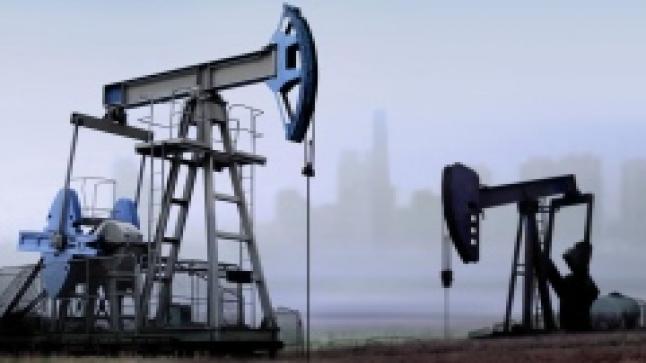 أسعار النفط ترتفع في ظل توترات جيوسياسية رغم تعثر الطلب