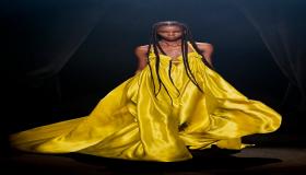 تميزي باللون الاصفر في صيف 2022