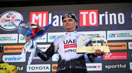 ” الإمارات للدراجات” يحقق إنجازا تاريخيا في سباق ميلانو تورينو