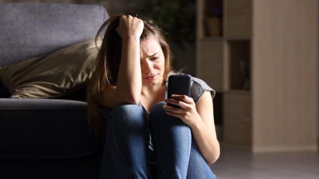 ما يقتل المراهقي بسبب التواصل الاجتماعي وتأثيرها على الاسرة