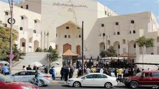 الأردن.. الجنايات الكبرى توجه تهمتين لقاتل شقيقه