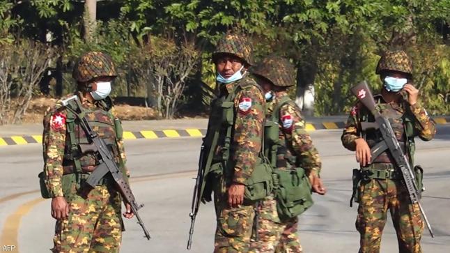 الخدمة انقطعت.. السلطات العسكرية في ميانمار تستهدف “فيسبوك”