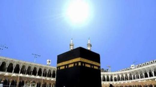 الشمس تتعامد على الكعبة المشرفة للمرة الأولى هذا العام بعد قليل