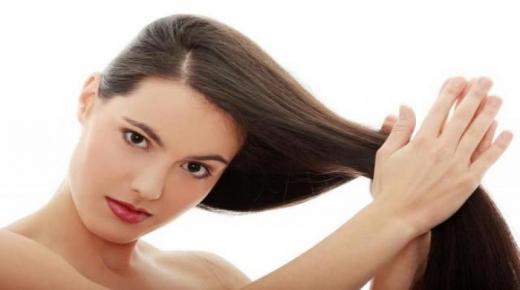 العناية بالشعر ماسك الموز يمنح الشعر الطول والكثافة والنعومة