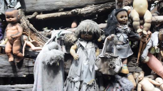 القصة الحقيقية وراء جزيرة الدمى “المسكونة” في المكسيك