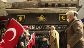 الليرة التركية في أدنى مستوى في التاريخ