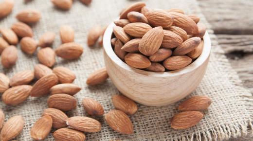 ماذا يحدث لجسمك بعد تناول 7 حبات من الجوز؟