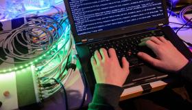 المواقع الاخبارية الأوكرانية تتعرض لاختراق  قراصنة روس “وكالة الأنباء الحكومية والقناة الخامسة وقناة 24 “