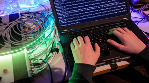 المواقع الاخبارية الأوكرانية تتعرض لاختراق  قراصنة روس “وكالة الأنباء الحكومية والقناة الخامسة وقناة 24 “