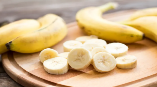 الموز أم التمر .. أيهما أفضل للقلب والهضم وضبط سكر الدم؟