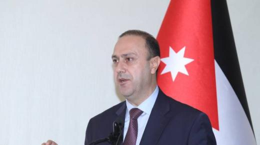 المومني: لا اعتبارات سياسية في مساعدات الأردن لغزة