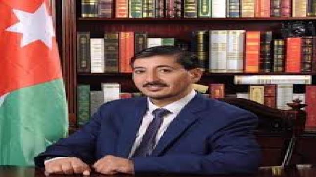 النائب القطاونة يهاجم كاتبا مأجورا