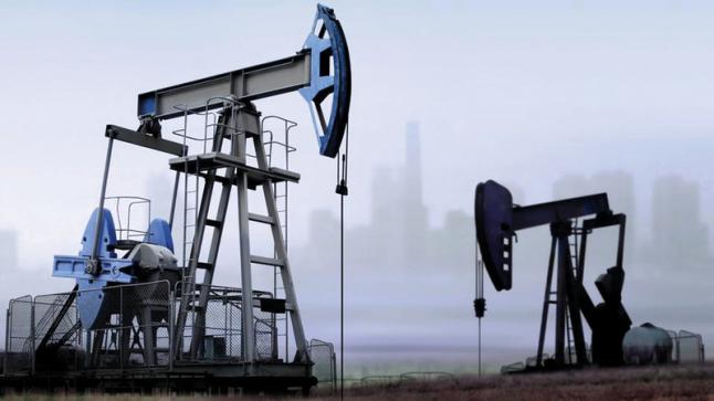 النفط يتعافى بعد هبوطه بسبب الرسوم الأميركية