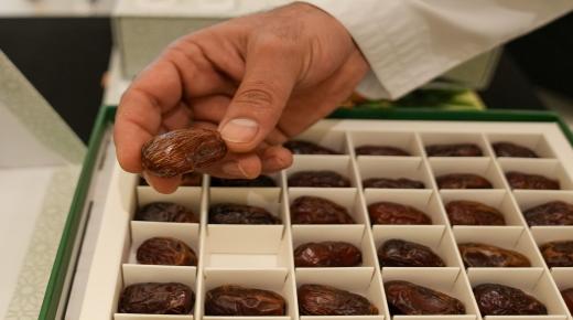 منافسات قوية في مسابقات “مهرجان الوثبة للتمور” بأبوظبي