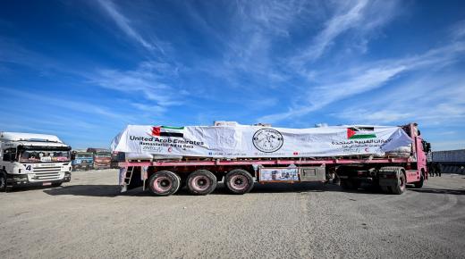 “الفارس الشهم 3” تدخل قافلتي مساعدات إلى قطاع غزة