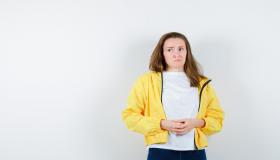 عادات شائعة تسبب انتفاخ البطن.. تعرّف عليها