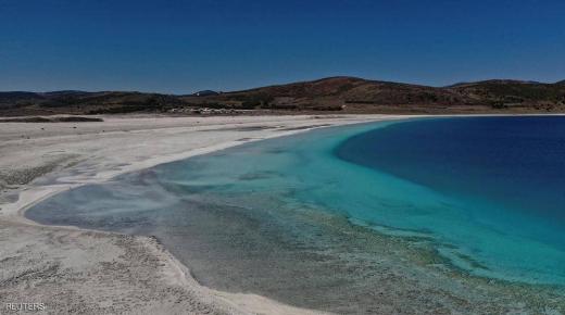 بحيرة تركية تحير العلماء.. والسبب “دليل الحياة على المريخ”