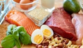 تناول البروتين لا يعتمد على توقيته مما يُعتقد لبناء عضلات الجسم