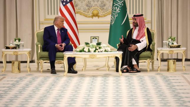 بن سلمان يواجه سؤالا حول أسامة بن لادن وخاشقجي وترمب يسانده