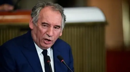 فرانسوا بايرو…جهاز الانتاج في فرنسا يواجه وضعا حرجا