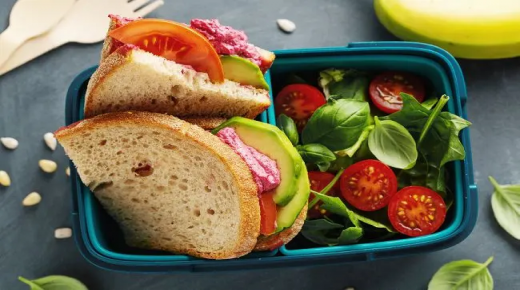 تقديم وجبات مجانية لأطفال القتلى من الجنود