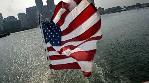 الولايات المتحدة تفرض عقوبات على 100 شركة ومؤسسة روسية وصينية