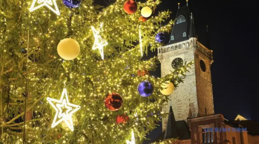 الاحتفال بعيد الميلاد بين الطقوس الغربية والشرقية