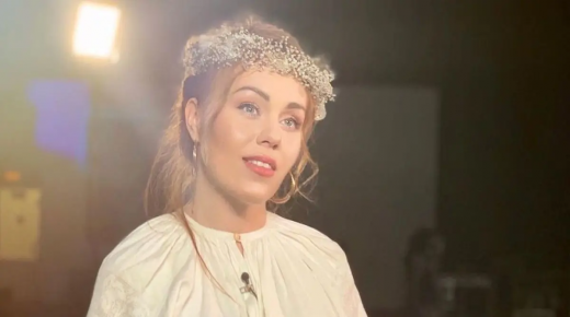 صورة … أليوشا في نزهة خاصة مع ابنتها