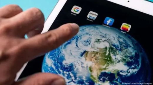 الانترنت والهجرة رابط قوي وعلاقة وثيقة