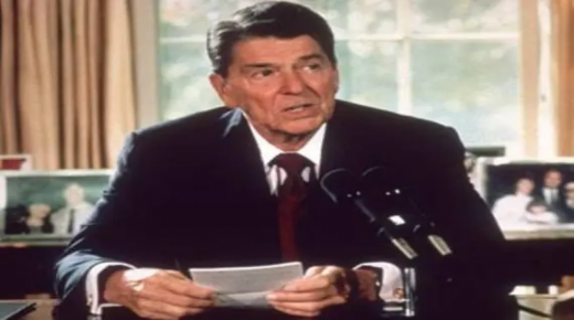 “قل أحبك “.. نصيحة الرئيس الأمريكي ريغان نصيحة لابنه