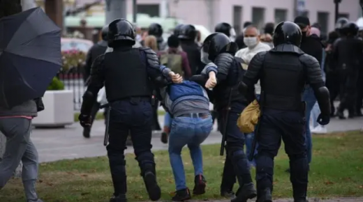 بلاروسيا تسجل رقماً قياسياً في اعقال الصحفيين وصل الى 477 مرة