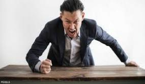 تأثير الغضب والشعور بالظلم على شدة الألم المزمن