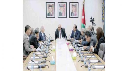 تحسين رواتب المعلمين ضمن المسار الوظيفي