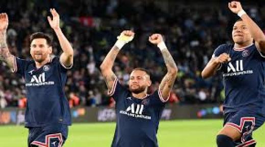 ليون الفرنسي سيلعب خلف أبواب مغلقة حتى إشعار آخر