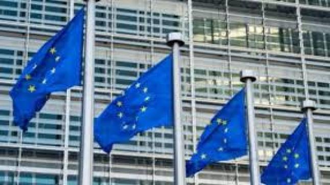 الاتحاد الأوروبي يزيد الضغط على سويسرا في نزاع حول اتفاق إطاري
