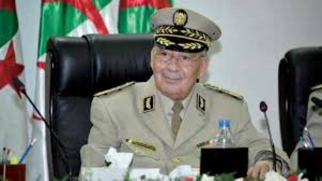 قايد صالح يتعهد بالحفاظ على أمن الجزائر وسيادتها