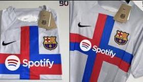 قمصان ذهبية لبرشلونة