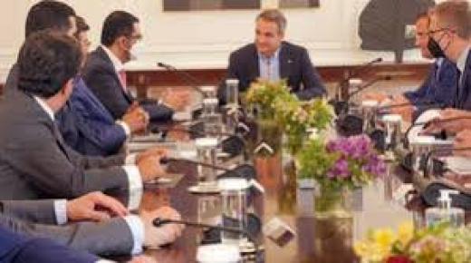 مسؤولون حكوميون في جزر فيجي يشيدون بدور الإمارات الإنساني