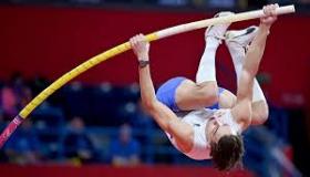 قفزة تاريخية لدوبلانتيس في الهواء الطلق