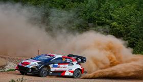 فريق تويوتا جازو للسباقات يحقق فوزًا تاريخيًا في رالي إستونيا