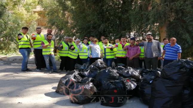 جامعة عمان الأهلية تشارك في حملة النظافة الوطنية “همة ولمة”