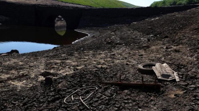 الجفاف في بريطانيا يكشف النقاب عن قرية كانت مغمورة